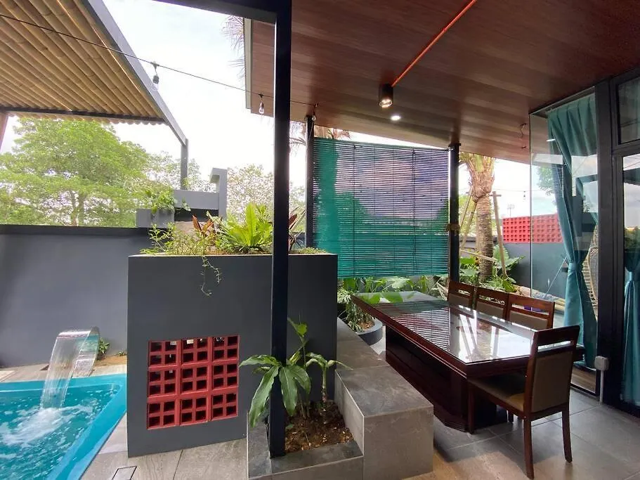 The Riimbun . Private Pool . Bbq . Karaoke Villa Johor Bahru Holiday home