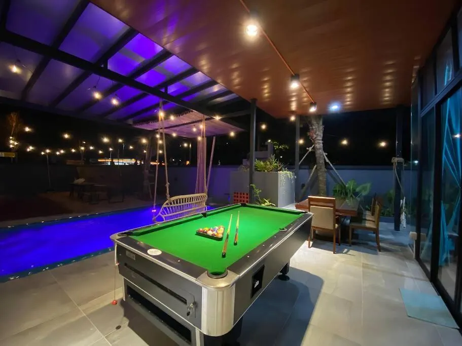 The Riimbun . Private Pool . Bbq . Karaoke Βίλα Τζόχορ Μπάχρου