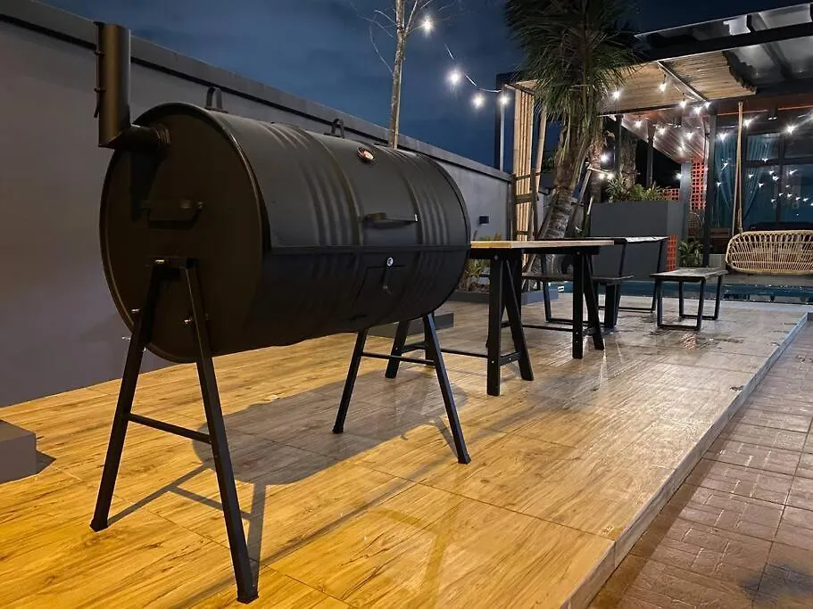 The Riimbun . Private Pool . Bbq . Karaoke Βίλα Τζόχορ Μπάχρου 0*,